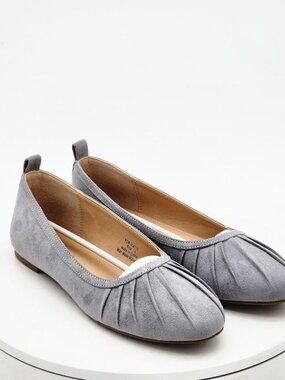 Journee Collection Tannya Gray Suede Ballet Flats Round Toe Women's Size 9